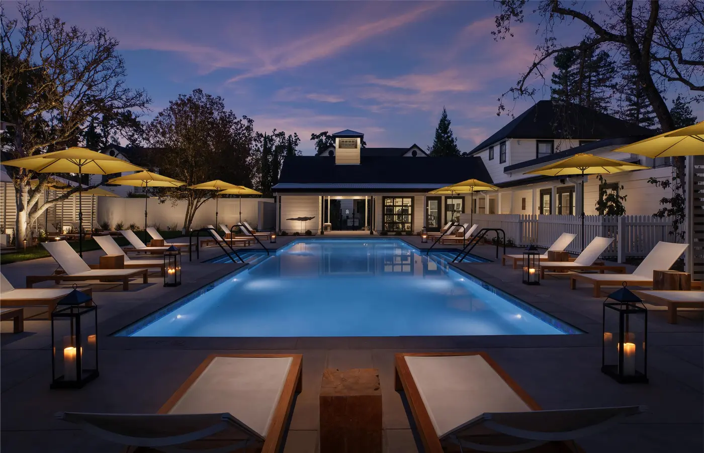 PoolDusk