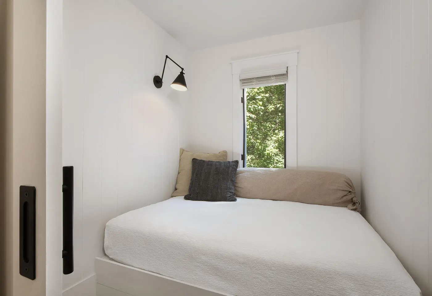 Cottage Petite Suite alcove bed Farmhouse Inn Healdsburg California
